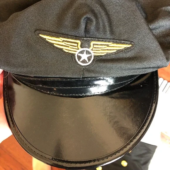 First Class Captain Costume from Spirit - Picture 7 of 16